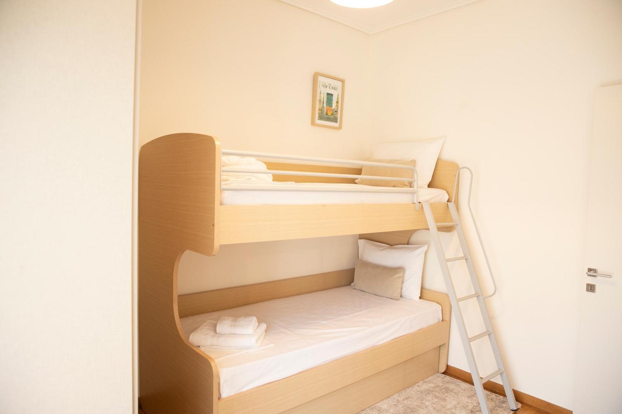 Spacious Glyfada Golf 4Br -Near Beach + Shops Aten Exteriör bild